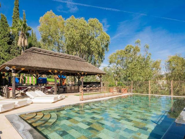 Casa en venta en Benahavís, La Quinta. Villa en Urbanización El Herrojo con vistas panorámicas al mar en venta. Casas.