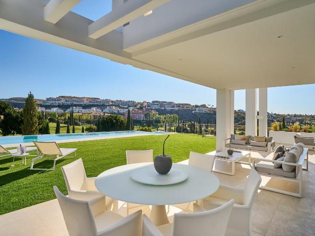 Casa en venta en Benahavís, Los Flamingos. Villa de lujo llave en mano en primera línea de golf en venta en la zona de Los Flamingos con vistas panorámicas. Casas.