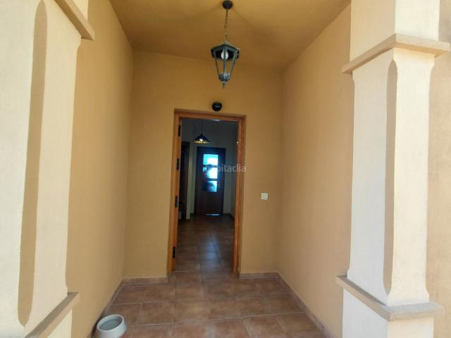 Casa en venta en Benalmádena, Montealto Monterrey. Gran villa independiente con vistas en una sola planta con piscina y semisótano, con amplia zona exterior. Casas.