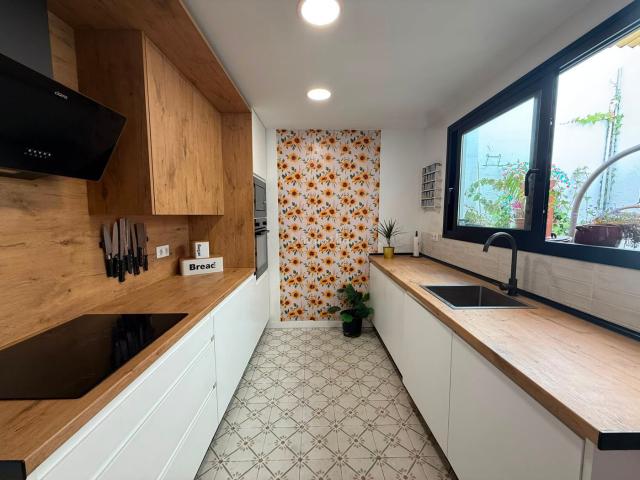 Casa en venta en Benalmádena, Arroyo de la Miel. Adosado con encanto andaluz. Casas.