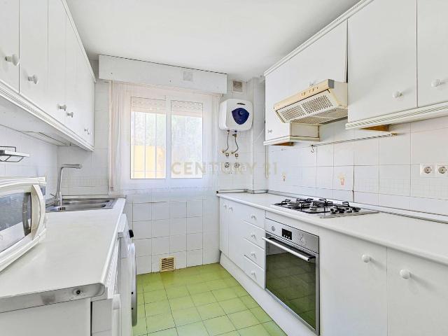 Casa en venta en Benalmádena, Cortijo Torrequebrada. Adosado en esquina con vistas al mar en Cortijo Torrequebrada. Casas.