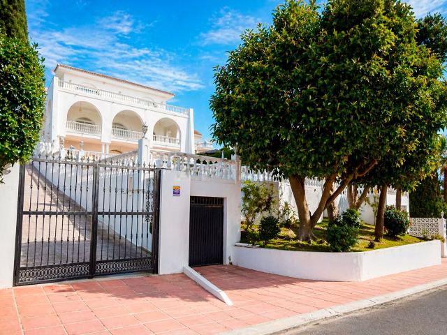 Casa en venta en Benalmádena, Hacienda Torrequebrada. Casas.