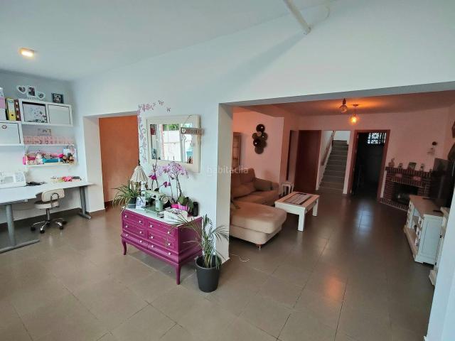 Casa en venta en Benalmádena, Solymar. Chalet independiente con terrazas, garaje y a solo 5 minutos de la playa Benalmádena Costa. Casas.