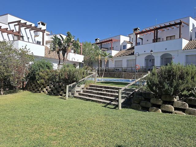 Casa en venta en Benalup. Impresionante casa en el Parque Nacional de Los Alcornocales, Cadiz. Casas.