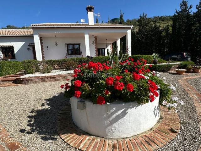 Casa en venta en Benamargosa. ? Finca con vivienda moderna y explotación de mangos en plena producción ?. Casas.