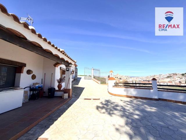Casa en venta en Benamaurel. Preciosa Cueva en Benamaurel Granada. Casas.