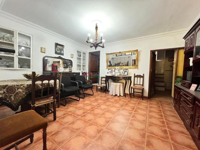 Casa en venta en Benaocaz. CASA EN VENTA CON TERRAZA Y PATIO EN BENAOCAZ. Casas.