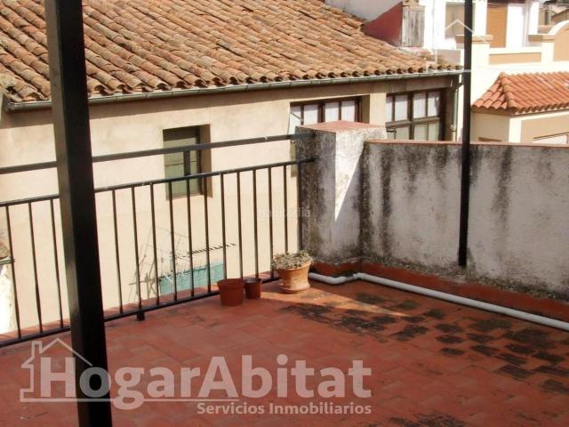 Casa en venta en Benasal. AMPLIA CASA CON TERRAZA, CHIMENEA Y 2 BALCONES. Casas.