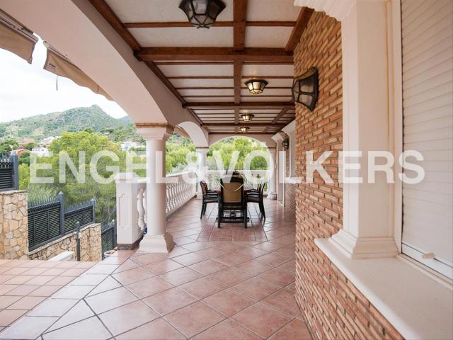 Casa en venta en Benicasim Benicàssim, Montornés Las Palmas El Refugio. Espectacular villa en Benicassim. Casas Benicasim.