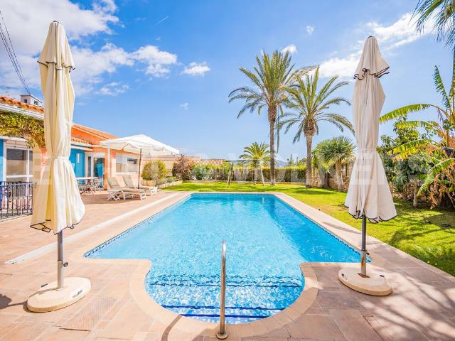 Casa en venta en Benidorm, Urbanizaciones. Casas.