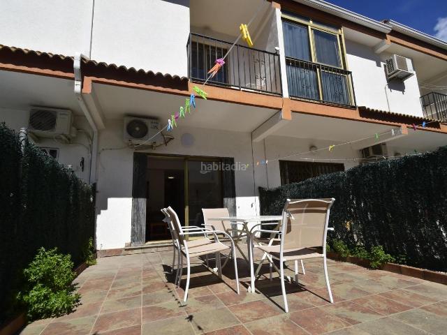Casa adosada en venta en Benidorm, Rincón Bajo. Bungalow en Benidorm. Buena inversión. Casas adosadas.