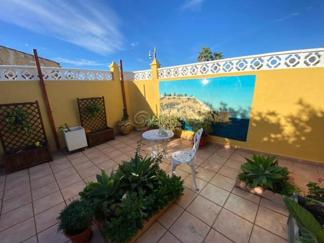 Casa en venta en Benidorm, Sierra Helada. Casa adosada de dos viviendas independientes en Benidorm. Casas.