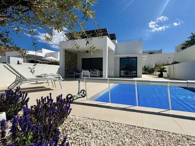 Casa en venta en Benijófar. Casas.