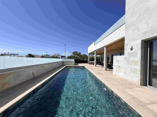 Casa en venta en Benijófar. Casas.