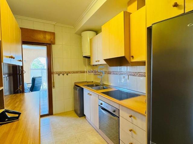 Casa en venta en Benijófar. Esta preciosa villa independiente de dos habitaciones se encuentra en la codiciada urbanización del Parque Atalaya en Benijófar, c. Casas.