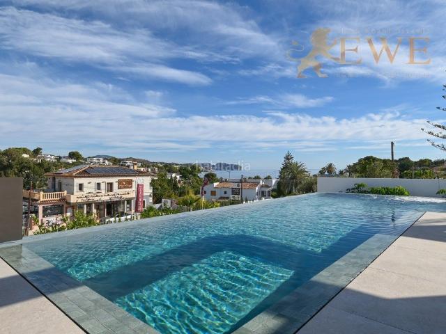 Casa en venta en Benissa, Cala Advocat Baladrar. Villa de lujo a 240 m de la playa con vistas al mar. Casas.