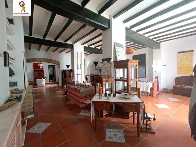 Casa en venta en Benissa, Benissa Pueblo. IMPRESIONANTE CASA SEÑORIAL DE TRES PLANTAS CON COCHERA EN EL CORAZÓN DE BENISSA. Casas.