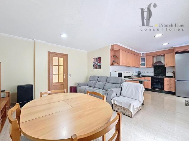 Casa en venta en Benissanó. Vivienda exclusiva en el centro de Benissanó Calidad, amplitud y carácter. Casas.