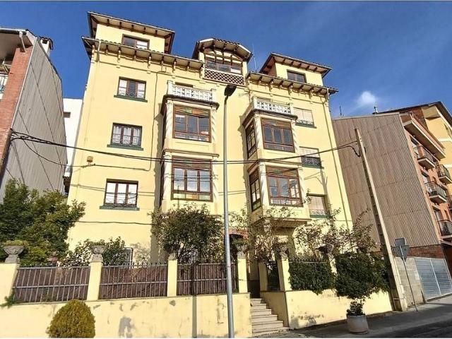 Casa en venta en Berga, de 750 m² 25 habitaciones por 550.000 €
