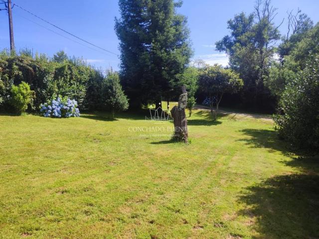 Casa en venta en Bergondo. Casa emplazada en finca urabana segregable que consta de 4.826m2. Casas.