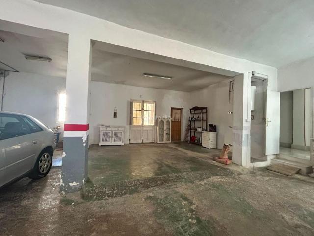 Casa en venta en Berja. Casa en venta en Berja con garaje para 2 coches, patio y gran solárium. Casas.