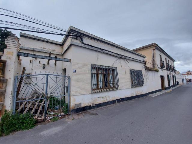 Casa en venta en Berja. 2 casas en venta con jardín para reformar en Berja. Casas.