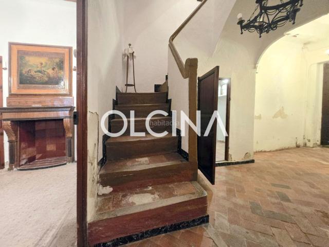 Casa en venta en Biar. Casa en Biar, Ideal para Reformar con Amplios Espacios y Posibilidades. Casas.