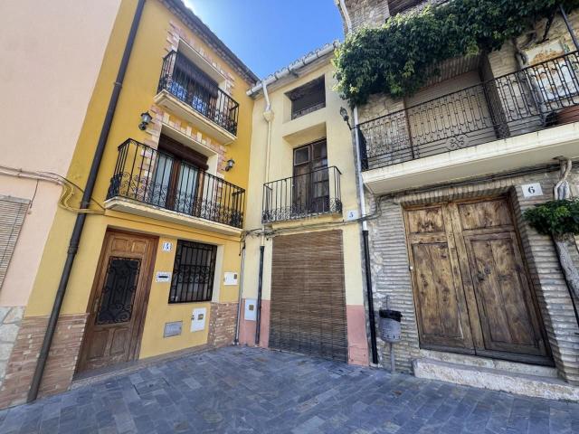 Casa en venta en Biar. Casa grande en Biar. Casas.