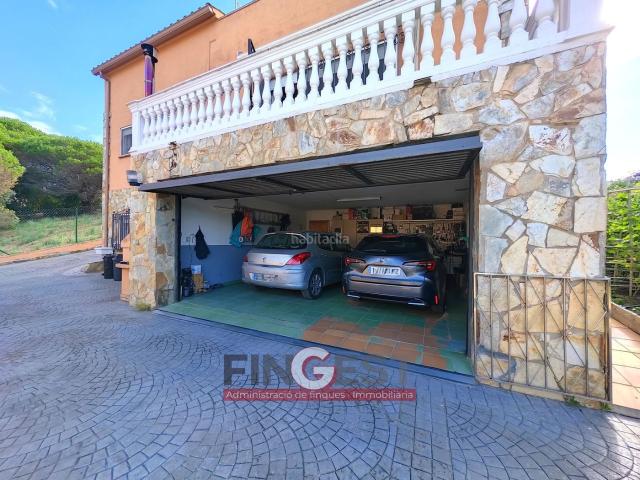 Casa en venta en Blanes, Residencial Blanes Vistamar Costa Brava. TORRE CON PISCINA EN BLANES. Casas.