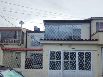 Casa En Venta En Bogota En Villa Luz V284728