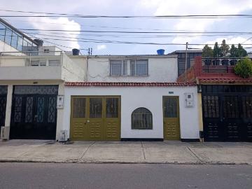 Casa En Venta En Bogota En Villa Luz V373113