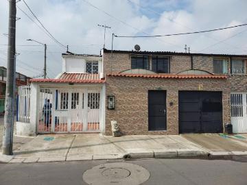 Casa En Venta En Bogota En Villa Luz V318145