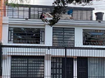 Casa En Venta En Bogota En Campin V171334