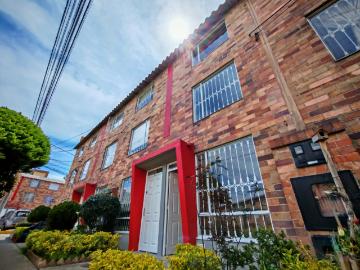 Casa En Venta En Bogota En Compartir V361526