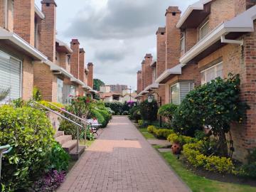 Casa En Venta En Bogota En Gratamira V368597