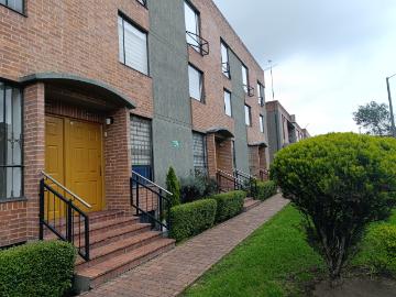 Casa En Venta En Bogota En Hayuelos V192175