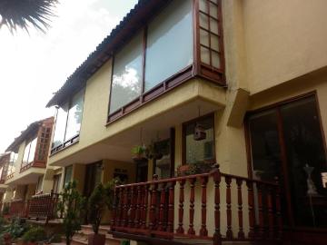 Casa En Venta En Bogota En La Calleja V318155