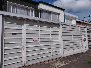 Casa En Venta En Bogota En Modelia V369712