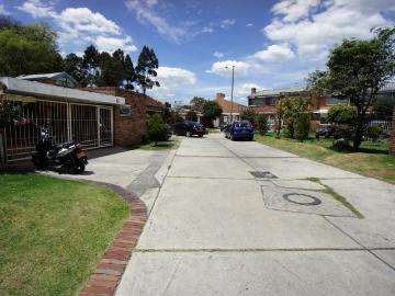 Casa En Venta En Bogota En Niza Suba V117782
