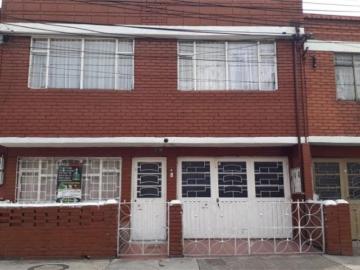 Casa En Venta En Bogota En Primavera Occidental Puente Aranda V291616