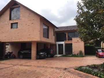 Casa En Venta En Bogota En Suba V378254
