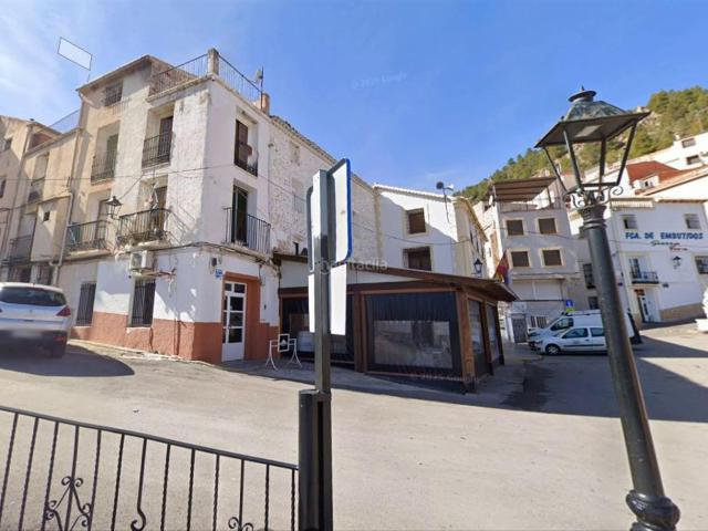 Casa en venta en Bogarra. Casa Pueblo en venta en Bogarra, 9 dormitorios. Casas.