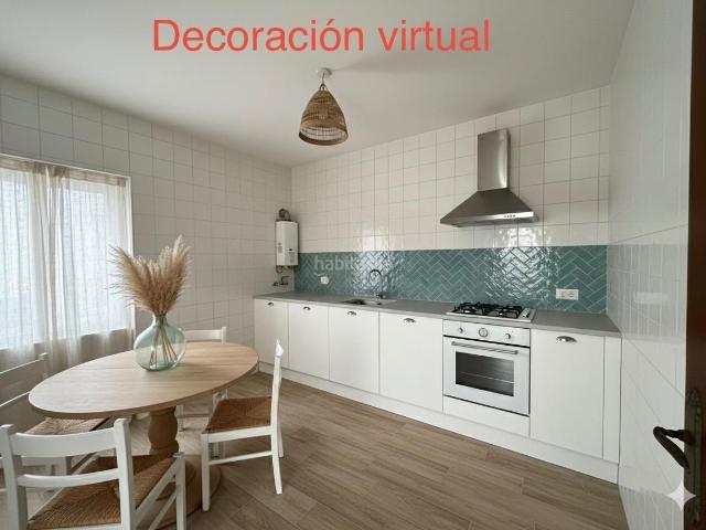 Casa en venta en Boiro. Encantadora Casa de Dos Plantas con Espectaculares Vistas al Mar. Casas.