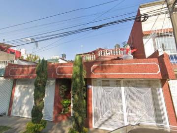 CASA EN VENTA EN BOSQUES DE ARAGON ESTADO DE MEXICO