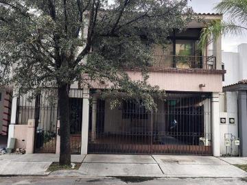 CASA EN VENTA EN BOSQUES DE LAS CUMBRES