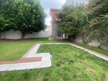CASA EN VENTA EN BOSQUES DE LAS LOMAS PARA REMODELAR