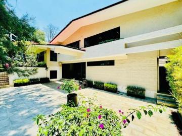 CASA EN VENTA EN BOSQUES DE LAS LOMAS