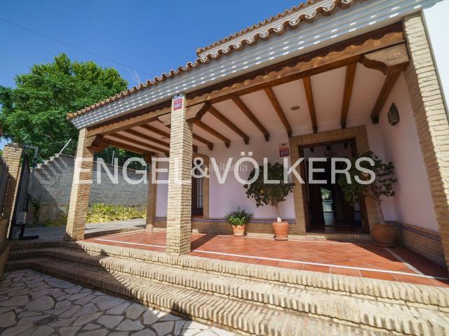 Casa en venta en Bornos. Magnífica vivienda en Bornos con fántasticas vistas a la naturaleza en el entorno de la Sierra de Cádiz. Casas.