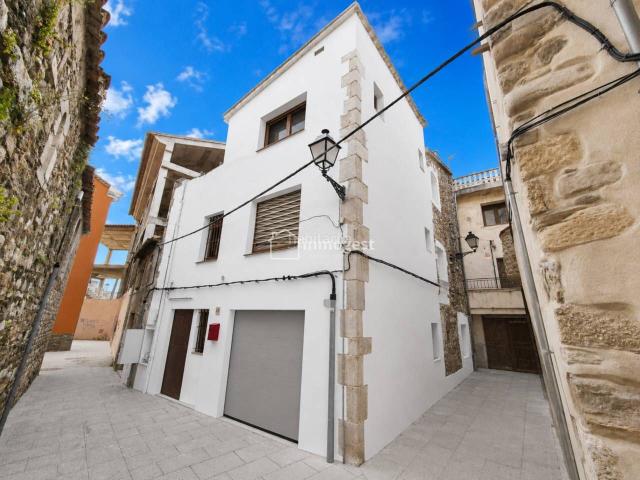 Casa en venta en Bordils. Excelente oportunidad de comprar casa en el centro de Bordils!. Casas.
