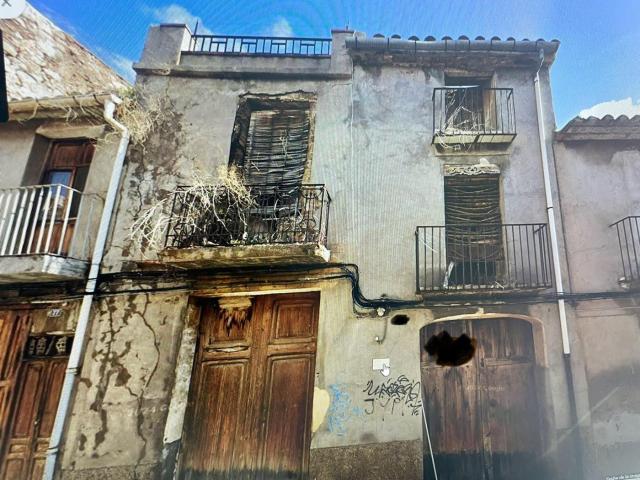 Casa en venta en Borriol. Casa VENTA en Borriol, zona CentroIglesia, 410 m. de superficie, 209 m. Doble fachada con patio. Casas.
